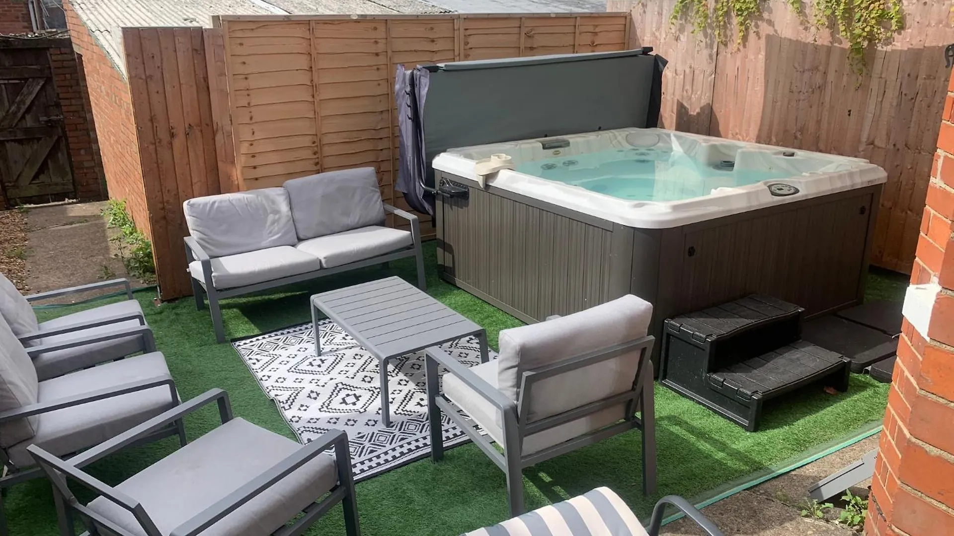 By Lushlets - Apartments Games Room Hot Tub - Great For Hens Stags And Sporting Groups Кардифф